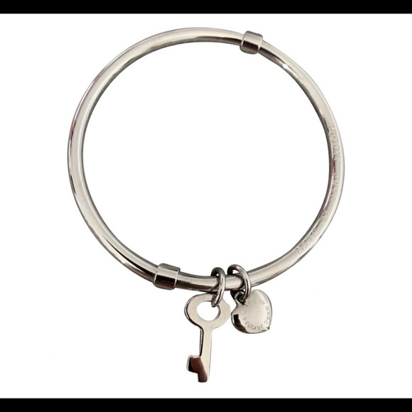 Marc Jacobs Sliver Heart Key Charm Bangle Bracelet - Picture 3 of 5